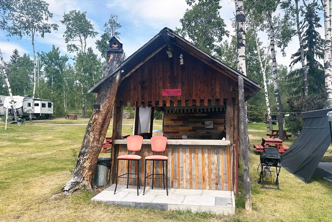 Outside bar.